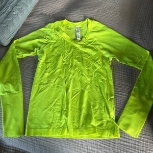 Lululemon like new, worn once, long sleeve swiftly top sz 4
